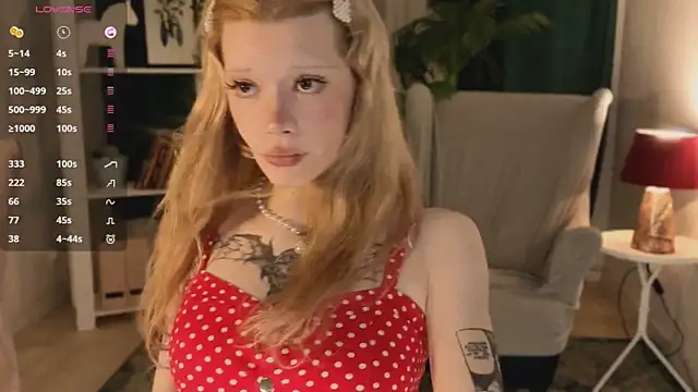 Snapshot of boobsybootie chatting on July 23, 9:02 pm boobsybootie online show from July 23, 9:02 pm