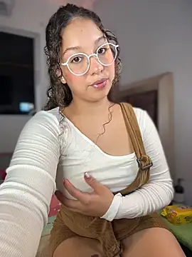 Shara dreams online show from December 2, 11:34 pm