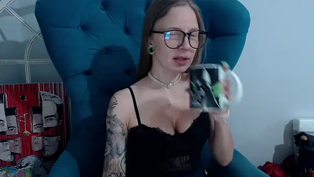 Snapshot of alexandra_zaryanova chatting on March 21, 4:29 pm alexandra zaryanova online show from March 21, 4:29 pm