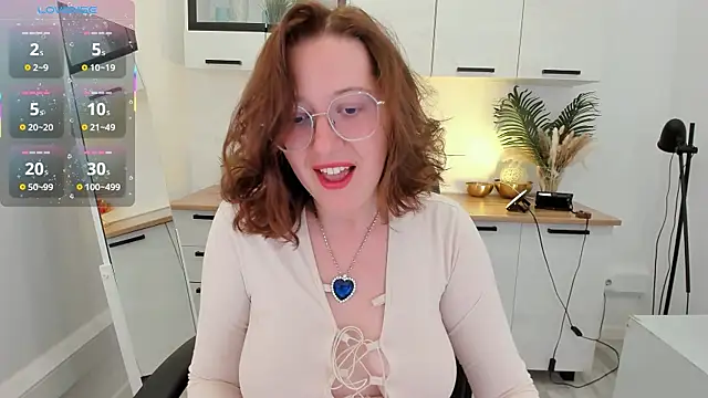 Snapshot of Charmy_Gracy chatting on May 12, 11:40 am Charmy Gracy online show from May 12, 11:40 am
