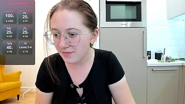 Snapshot of Charmy_Gracy chatting on June 10, 7:02 pm Charmy Gracy online show from June 10, 7:02 pm