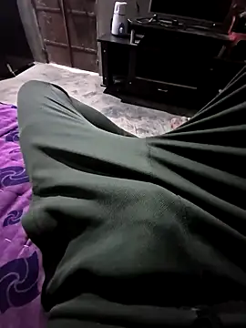 breejs online show from December 24, 5:05 am