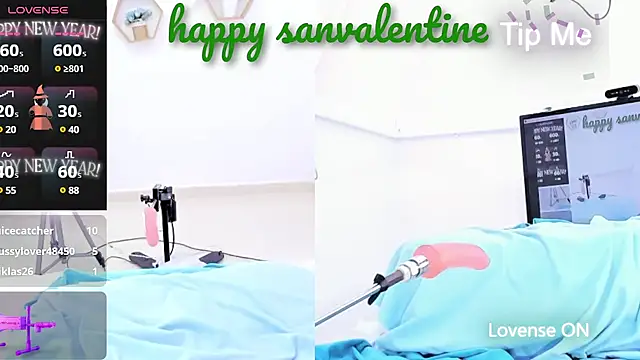 Snapshot of naty_girl_ chatting on February 14, 2:28 am naty girl  online show from February 14, 2:28 am