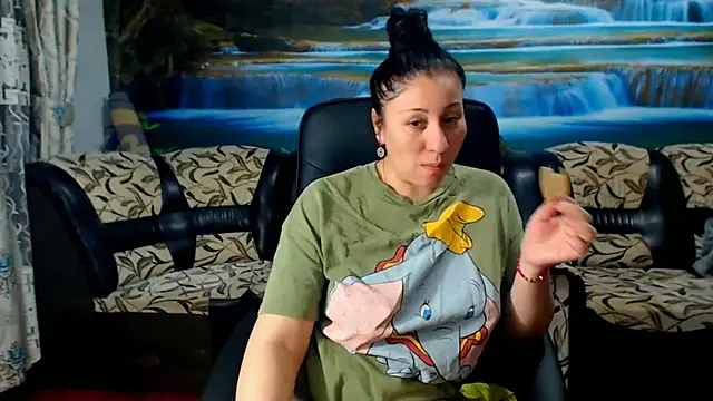 MoistMady online show from March 1, 9:26 pm