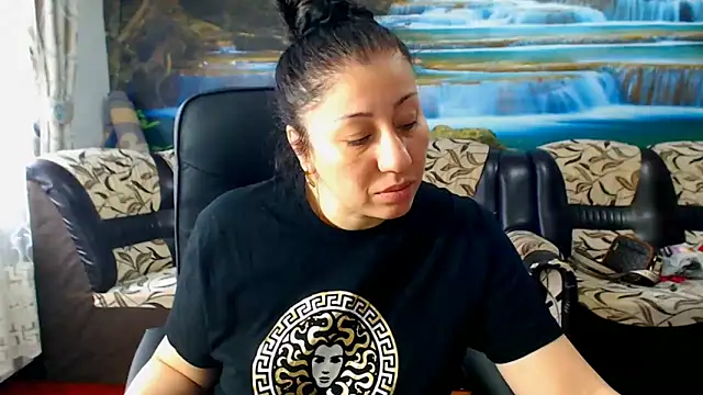 MoistMady online show from March 3, 6:26 am