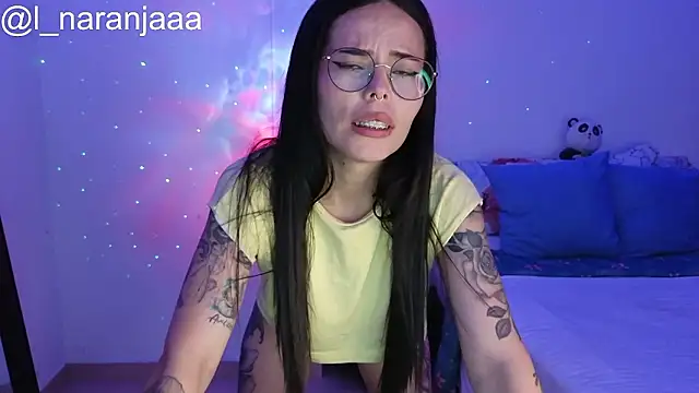 Snapshot of nara_lyn1 chatting on December 3, 7:10 am nara lyn1 online show from December 3, 7:10 am