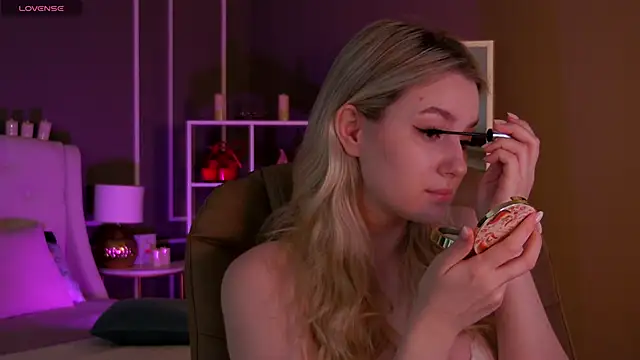 Snapshot of elinanortas chatting on January 18, 1:19 am elinanortas online show from January 18, 1:19 am