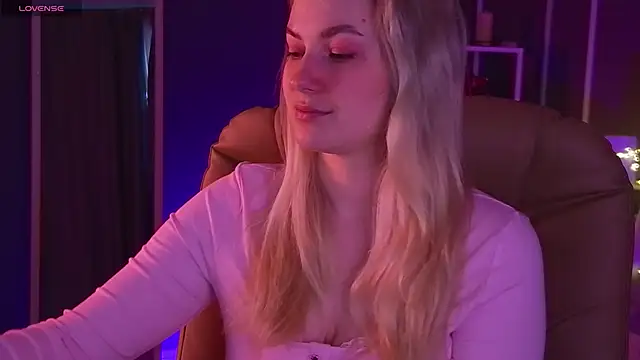 Snapshot of elinanortas chatting on March 15, 1:19 am elinanortas online show from March 15, 1:19 am