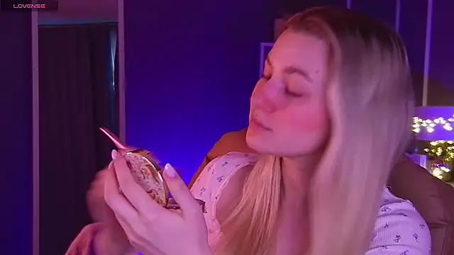 Snapshot of elinanortas chatting on March 16, 1:07 am elinanortas online show from March 16, 1:07 am