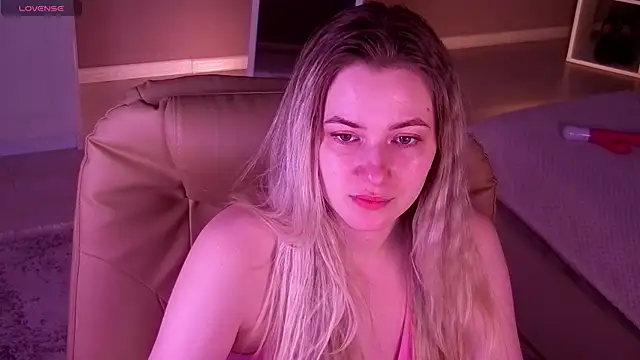 Snapshot of elinanortas chatting on September 9, 1:05 am elinanortas online show from September 9, 1:05 am