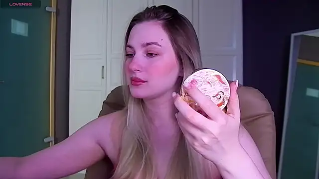 Snapshot of elinanortas chatting on September 15, 1:16 am elinanortas online show from September 15, 1:16 am