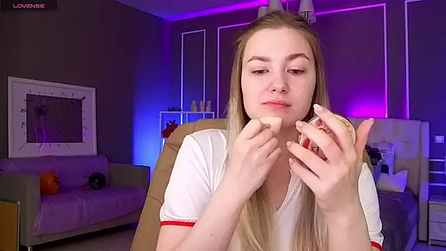 Snapshot of elinanortas chatting on October 30, 1:07 am elinanortas online show from October 30, 1:07 am