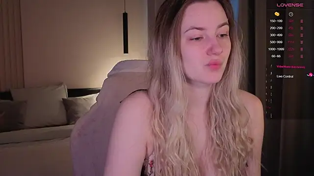 Snapshot of elinanortas chatting on December 15, 5:12 am elinanortas online show from December 15, 5:12 am