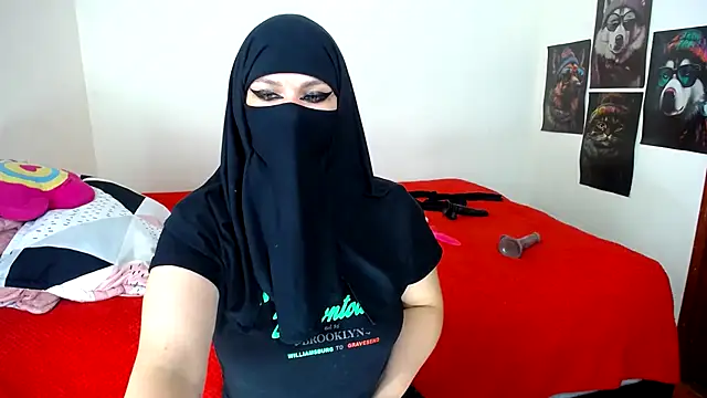 Snapshot of evelyn__salah chatting on December 8, 1:02 am evelyn salah online show from December 8, 1:02 am