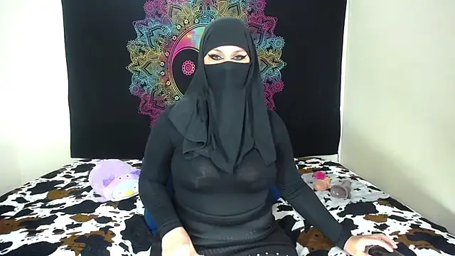 Snapshot of evelyn__salah chatting on November 2, 10:12 pm evelyn salah online show from November 2, 10:12 pm