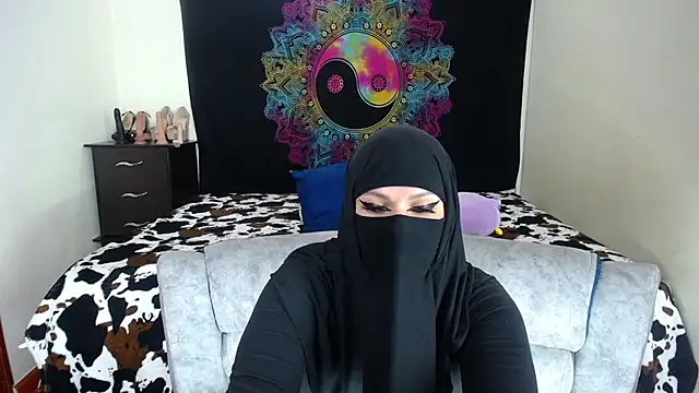 Snapshot of evelyn__salah chatting on November 28, 11:51 pm evelyn salah online show from November 28, 11:51 pm