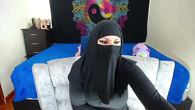 Snapshot of evelyn__salah chatting on November 30, 5:28 pm evelyn salah online show from November 30, 5:28 pm