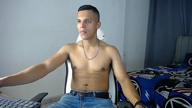 Snapshot of DavidAngell7 chatting on December 18, 5:59 am DavidAngell7 online show from December 18, 5:59 am