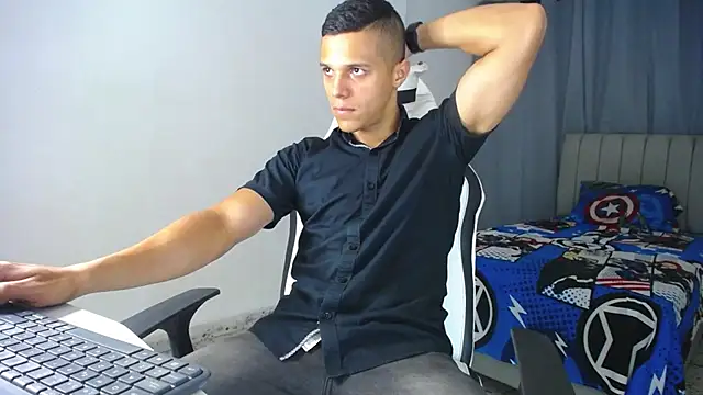 Snapshot of DavidAngell7 chatting on March 18, 1:00 am DavidAngell7 online show from March 18, 1:00 am