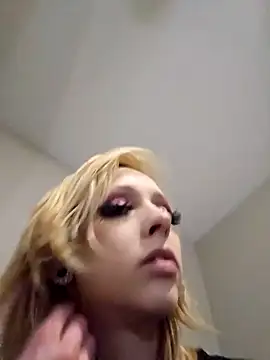 Snapshot of AmethystFoxx chatting on February 5, 6:04 pm AmethystFoxx online show from February 5, 6:04 pm