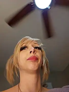 Snapshot of AmethystFoxx chatting on February 13, 9:06 pm AmethystFoxx online show from February 13, 9:06 pm