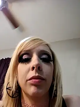 Snapshot of AmethystFoxx chatting on March 5, 7:17 pm AmethystFoxx online show from March 5, 7:17 pm