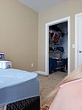 Snapshot of AmethystFoxx chatting on September 10, 6:30 pm AmethystFoxx online show from September 10, 6:30 pm