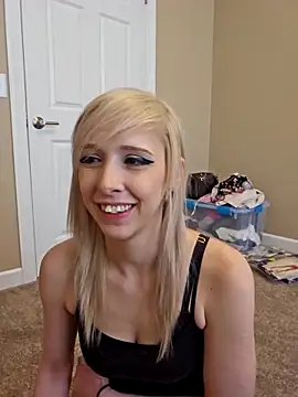 Snapshot of AmethystFoxx chatting on September 14, 6:07 pm AmethystFoxx online show from September 14, 6:07 pm