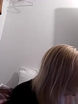 Snapshot of AmethystFoxx chatting on November 3, 9:38 pm AmethystFoxx online show from November 3, 9:38 pm