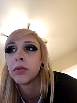 Snapshot of AmethystFoxx chatting on November 29, 9:40 pm AmethystFoxx online show from November 29, 9:40 pm