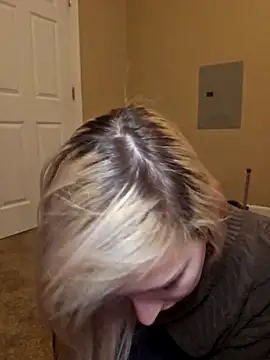 AmethystFoxx online show from February 9, 11:09 pm