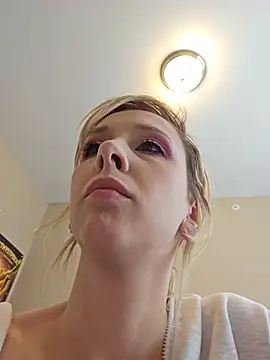 Snapshot of AmethystFoxx chatting on June 7, 5:27 pm AmethystFoxx online show from June 7, 5:27 pm