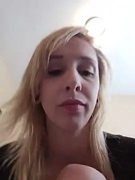 Snapshot of AmethystFoxx chatting on June 8, 5:35 pm AmethystFoxx online show from June 8, 5:35 pm
