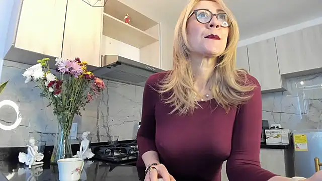 ashleymilf 1 online show from February 21, 6:26 pm