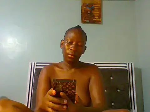 Snapshot of blackcuteebony chatting on February 12, 6:08 am blackcuteebony online show from February 12, 6:08 am
