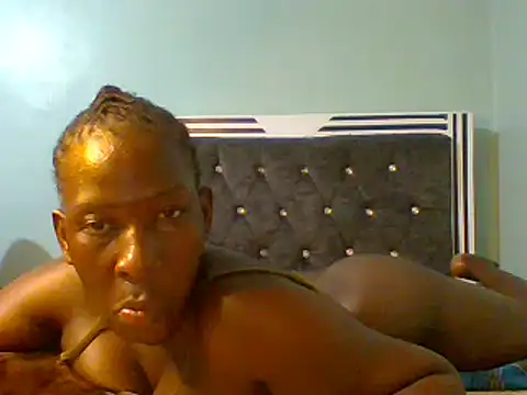 Snapshot of blackcuteebony chatting on February 16, 11:26 pm blackcuteebony online show from February 16, 11:26 pm