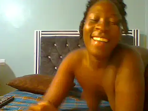 Snapshot of blackcuteebony chatting on February 21, 4:05 pm blackcuteebony online show from February 21, 4:05 pm