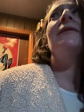 Mini And The Bear online show from April 16, 4:41 pm