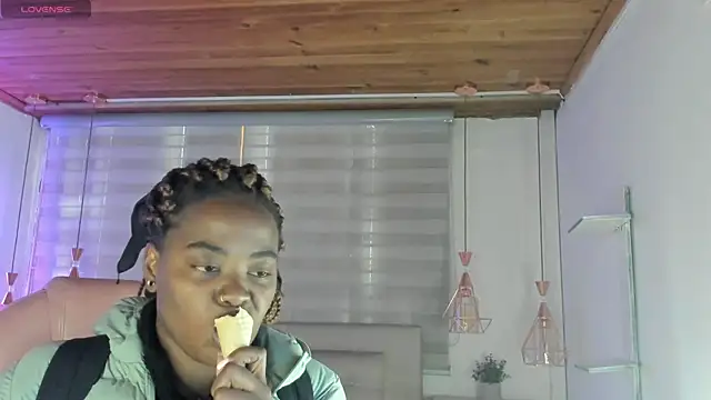 Snapshot of aleja17_xxx chatting on September 29, 7:51 pm aleja17 xxx online show from September 29, 7:51 pm