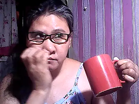 Snapshot of sweetsosie18 chatting on February 28, 8:07 pm sweetsosie18 online show from February 28, 8:07 pm