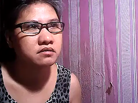 Snapshot of sweetsosie18 chatting on March 1, 4:00 pm sweetsosie18 online show from March 1, 4:00 pm
