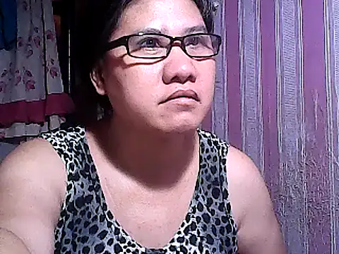 Snapshot of sweetsosie18 chatting on March 2, 3:02 am sweetsosie18 online show from March 2, 3:02 am