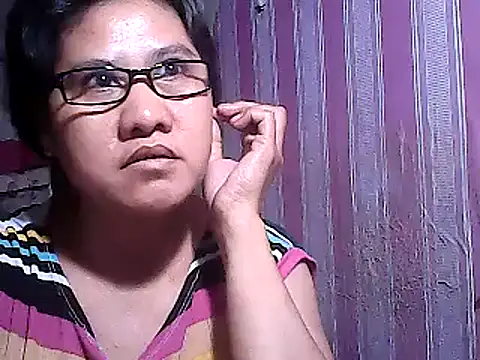 Snapshot of sweetsosie18 chatting on March 5, 6:33 am sweetsosie18 online show from March 5, 6:33 am