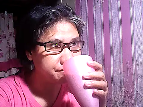 Snapshot of sweetsosie18 chatting on March 8, 8:03 pm sweetsosie18 online show from March 8, 8:03 pm