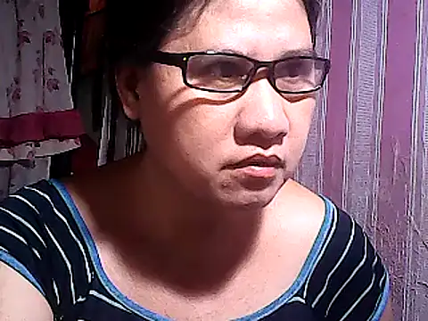 Snapshot of sweetsosie18 chatting on March 11, 7:58 am sweetsosie18 online show from March 11, 7:58 am