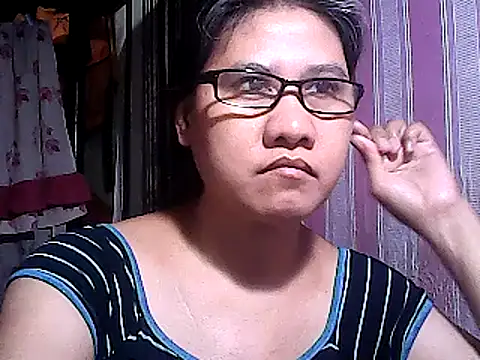 Snapshot of sweetsosie18 chatting on March 11, 2:07 pm sweetsosie18 online show from March 11, 2:07 pm