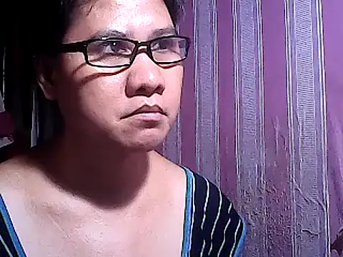 Snapshot of sweetsosie18 chatting on March 11, 9:37 pm sweetsosie18 online show from March 11, 9:37 pm