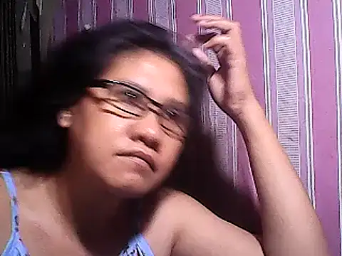 Snapshot of sweetsosie18 chatting on March 13, 9:48 pm sweetsosie18 online show from March 13, 9:48 pm