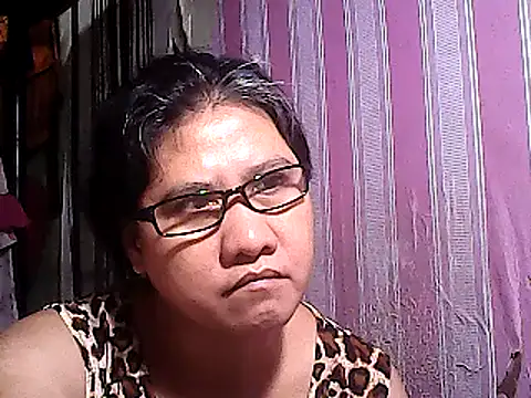 Snapshot of sweetsosie18 chatting on March 17, 12:08 am sweetsosie18 online show from March 17, 12:08 am