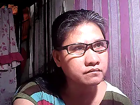 Snapshot of sweetsosie18 chatting on March 17, 10:17 am sweetsosie18 online show from March 17, 10:17 am